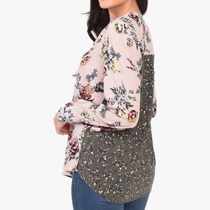 Flirty floral blouse 🌸🌸